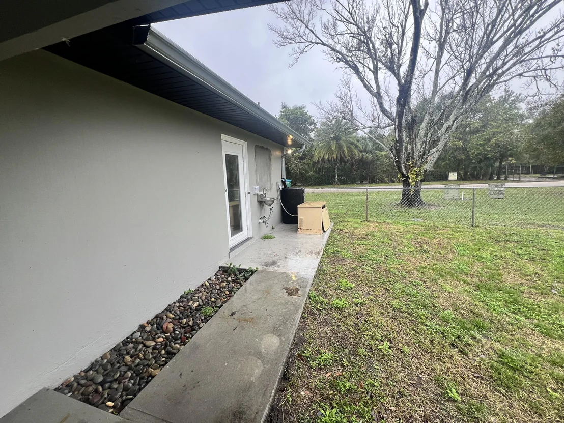 Photo of 2480 Malabar Road
