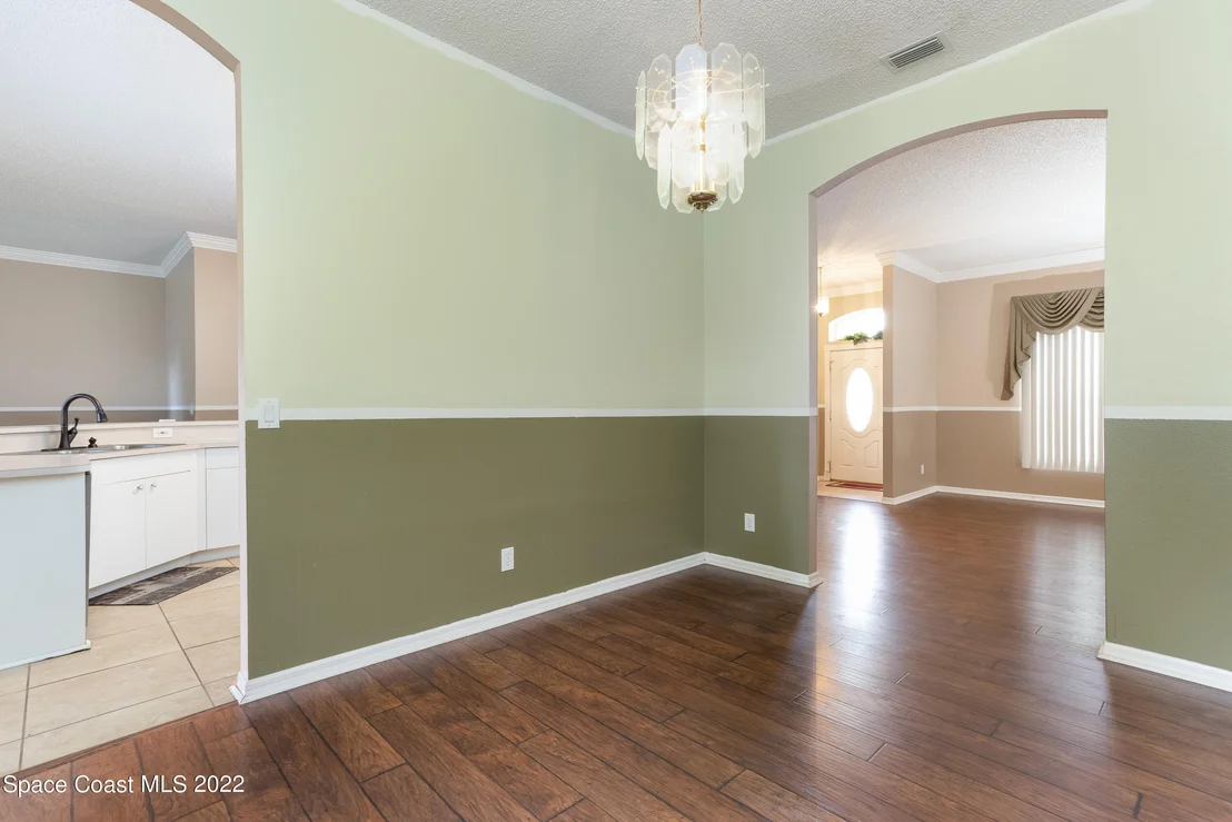 Photo of 6813 Cecil Road