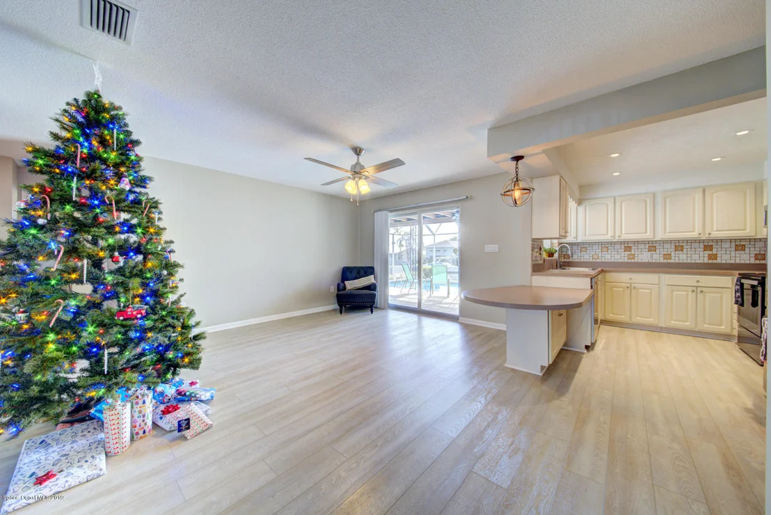 Photo of 343 Dorset Drive