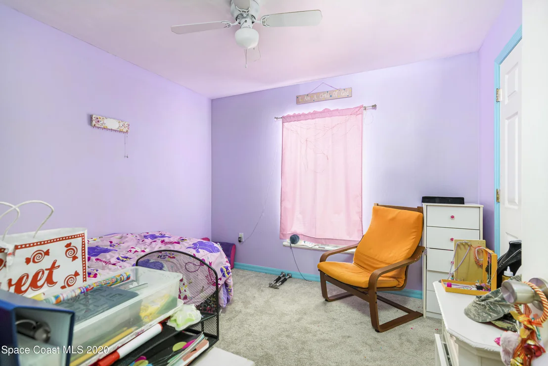 Photo of 1249 White Oak Circle