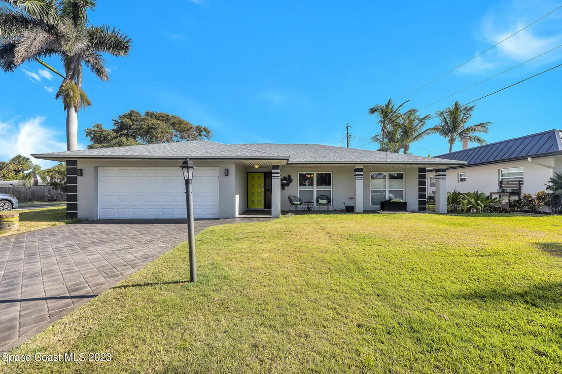 Photo of 380 Bahama Drive