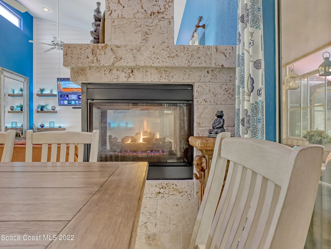 Photo of 4304 Long Lake Road
