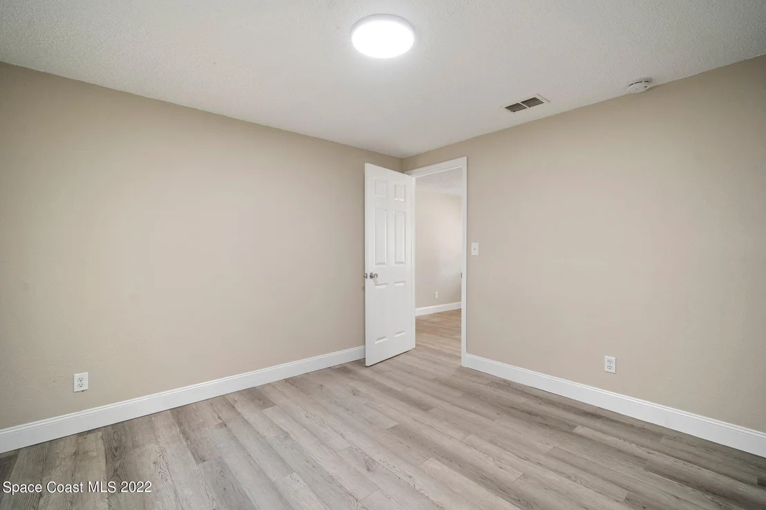 Photo of 1665 134th Avenue N