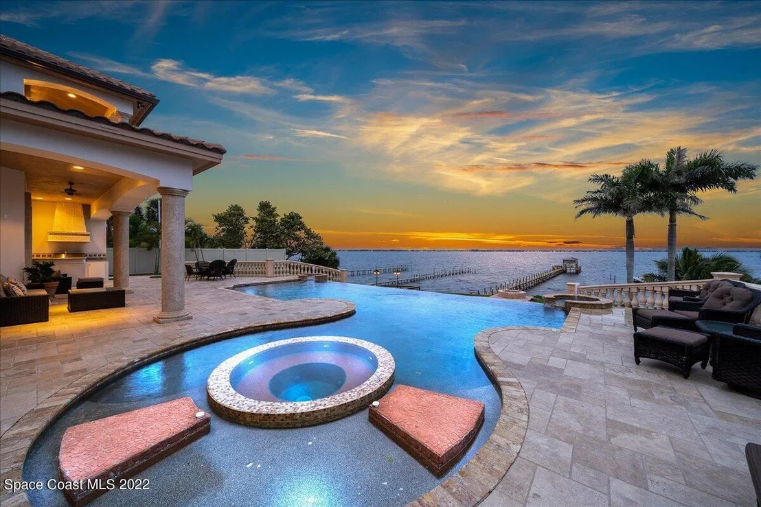 Photo of 671 Indian River Drive
