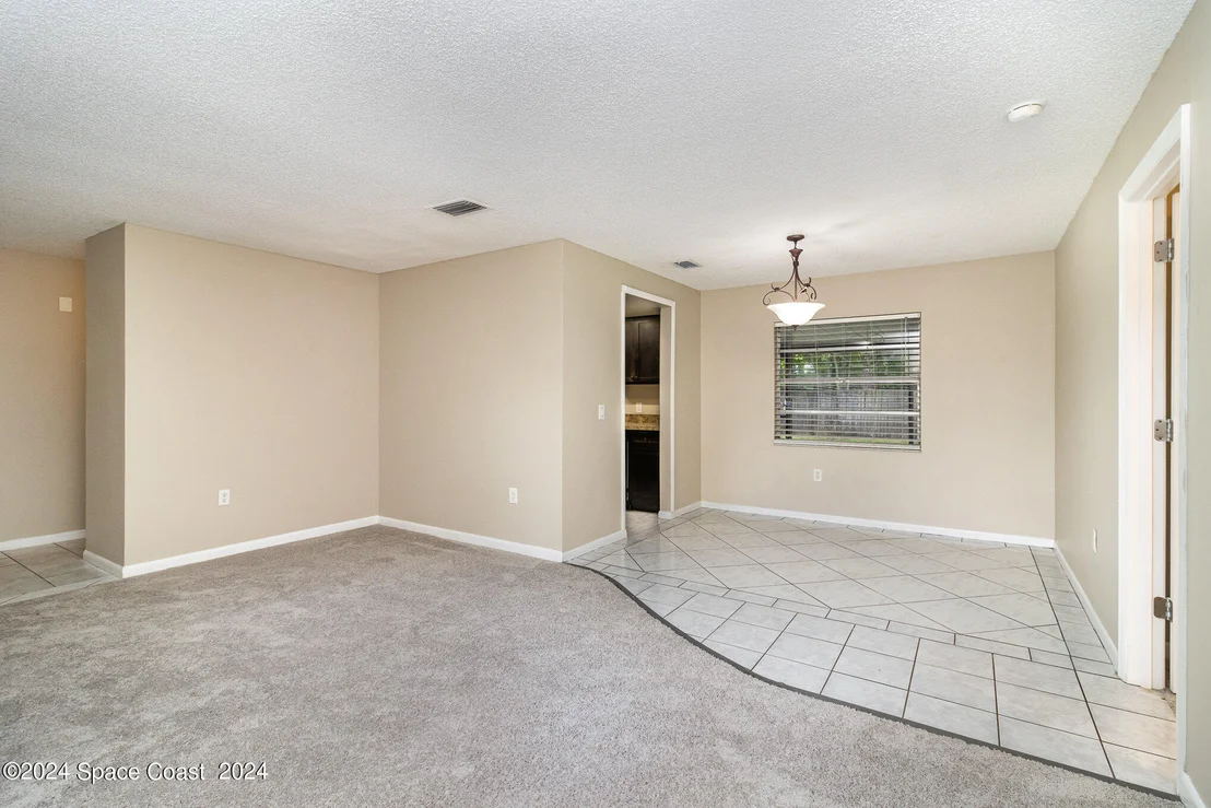 Photo of 978 Sycamore Drive