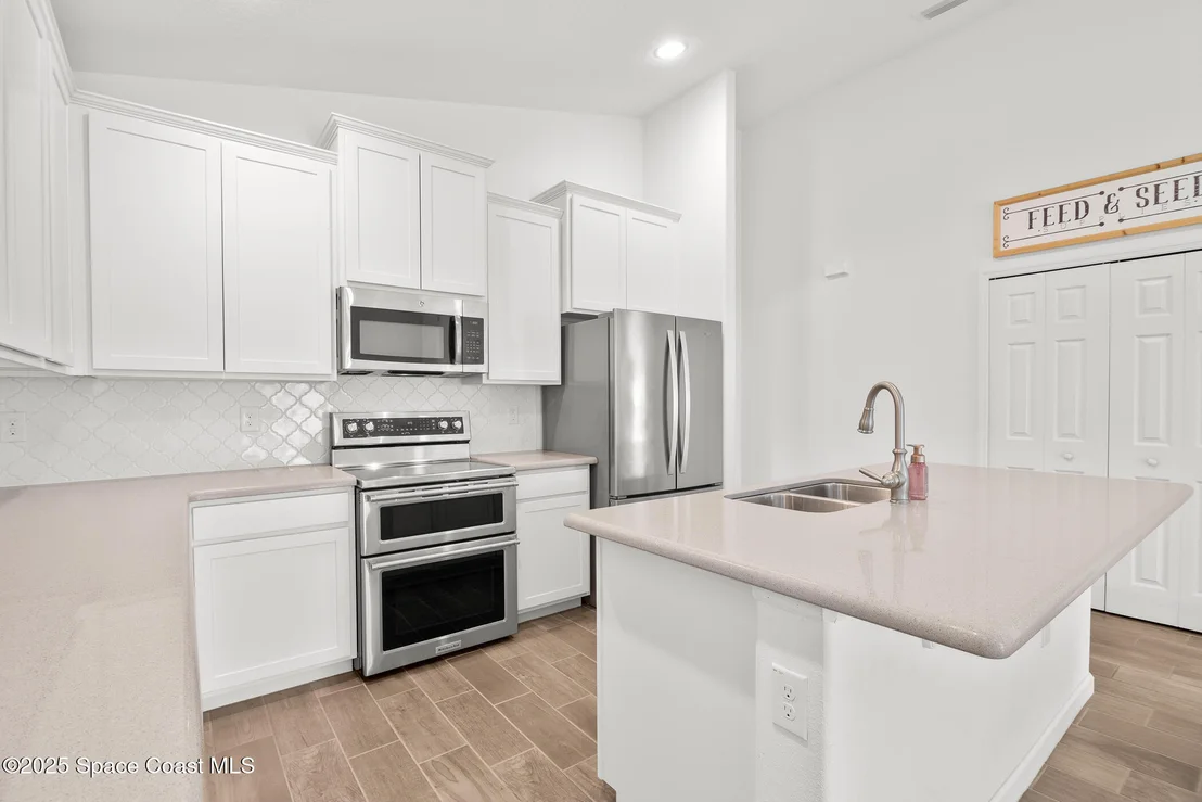 Photo of 950 Dillard Drive SE
