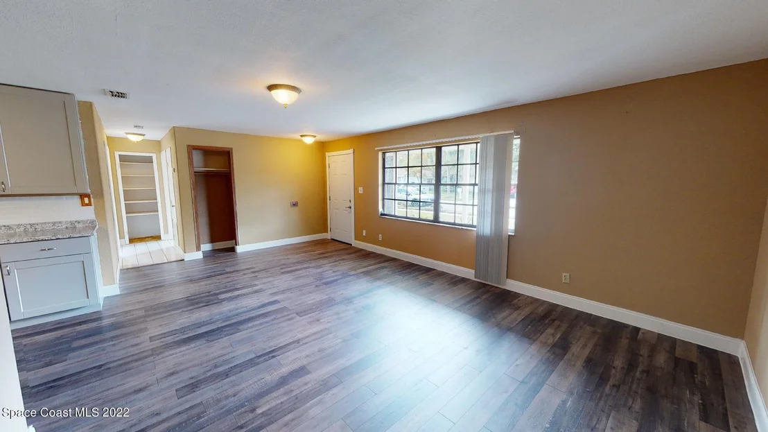Photo of 272 E Haven Drive
