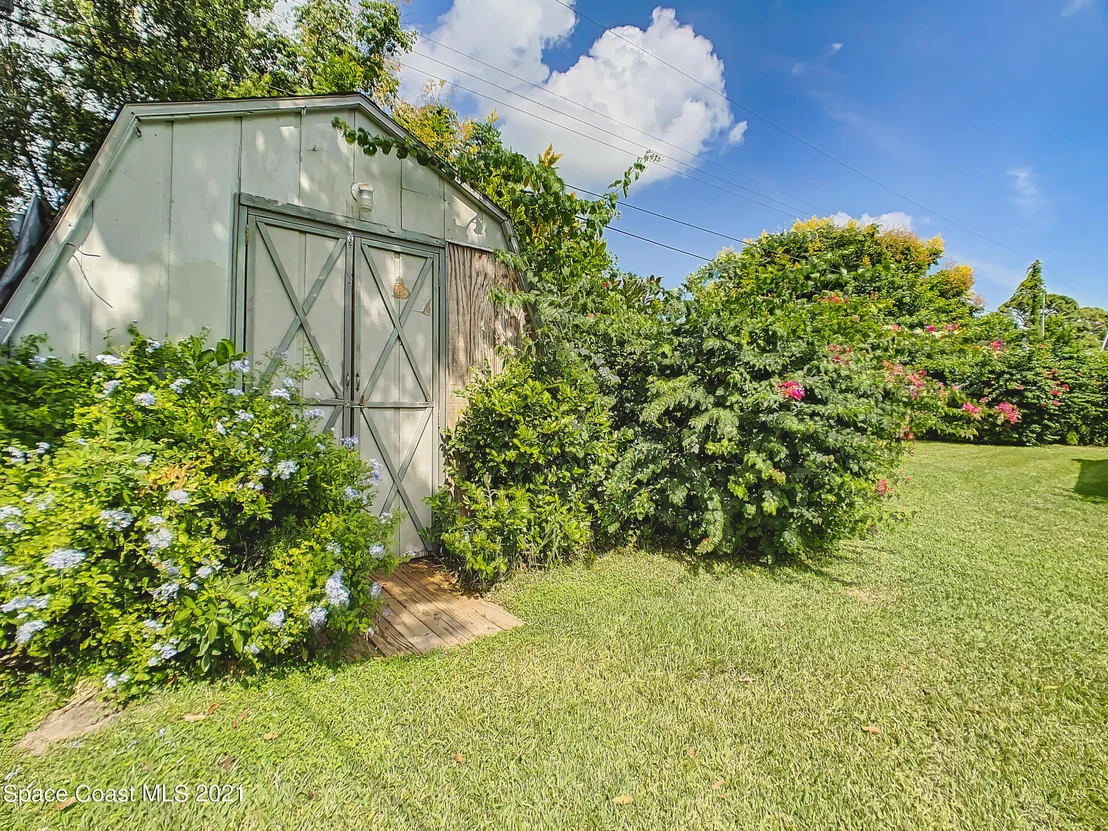 Photo of 940 Forest Road