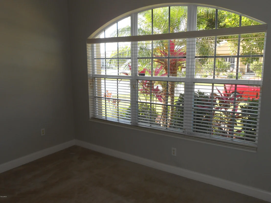Photo of 1490 Bridgeport Circle