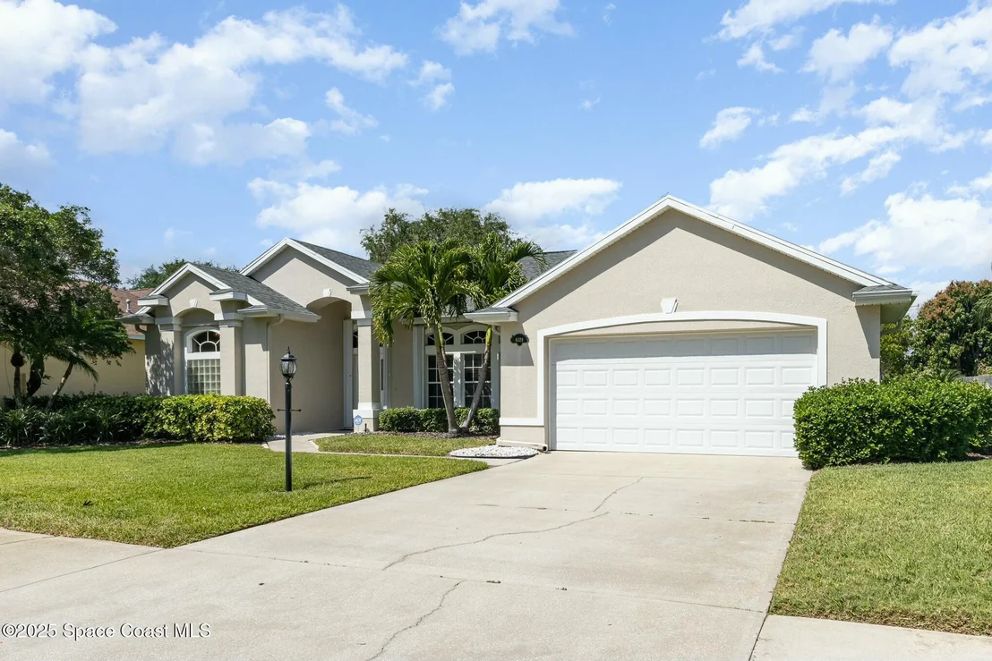Photo of 6024 Newbury Circle
