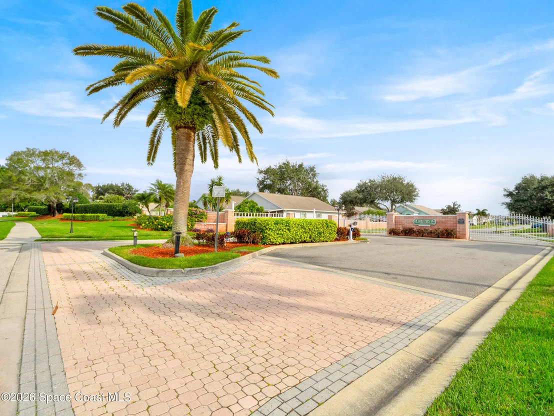 Photo of 1060 Pine Creek Circle NE