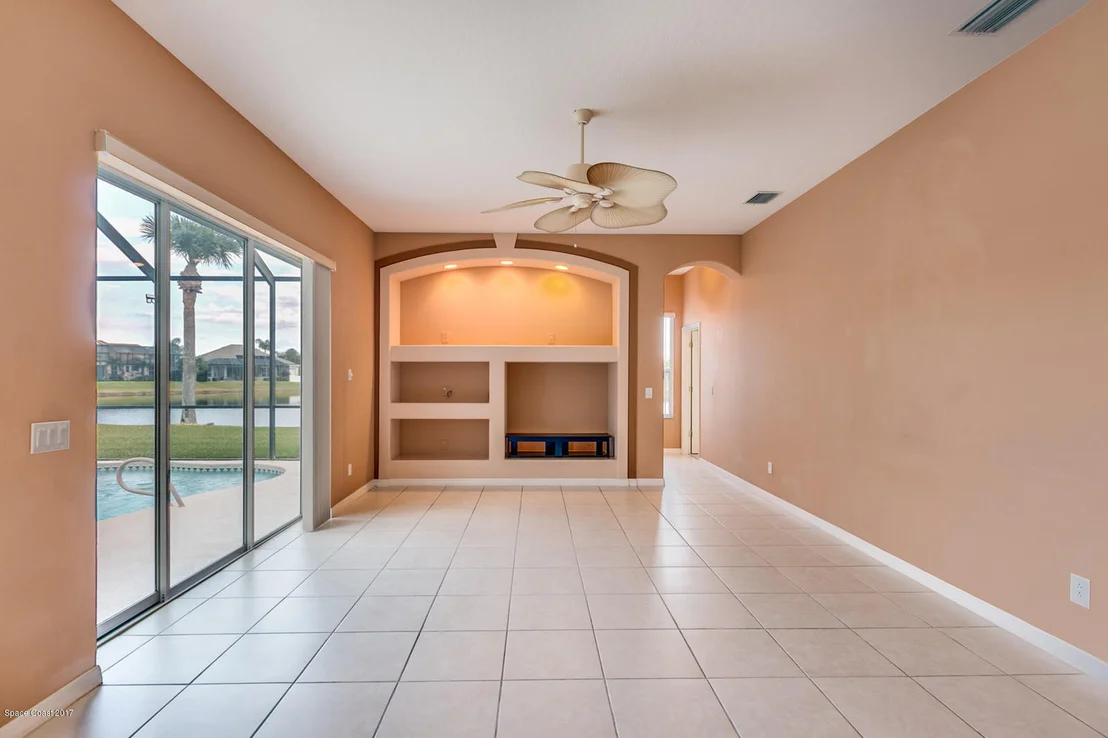 Photo of 3637 Peninsula Circle