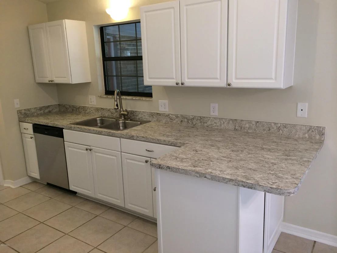 Photo of 6946 Bayfront Road