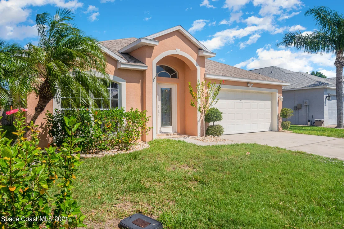 Photo of 892 Shaw Circle