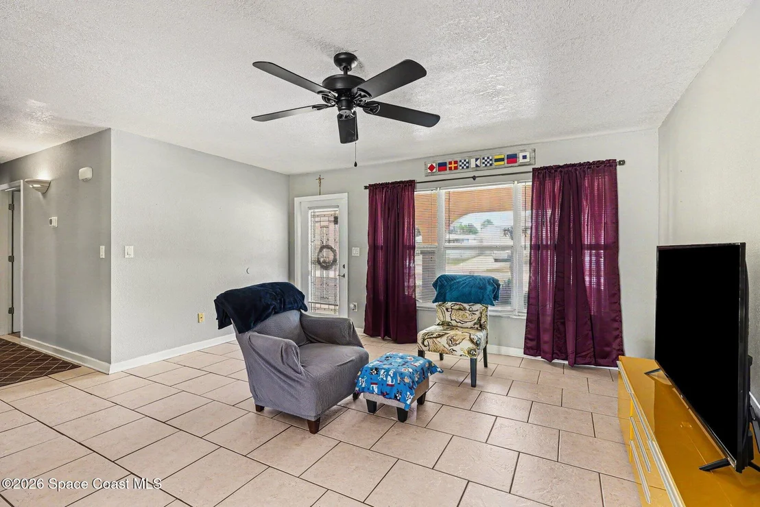 Photo of 1178 Abbey Circle NE