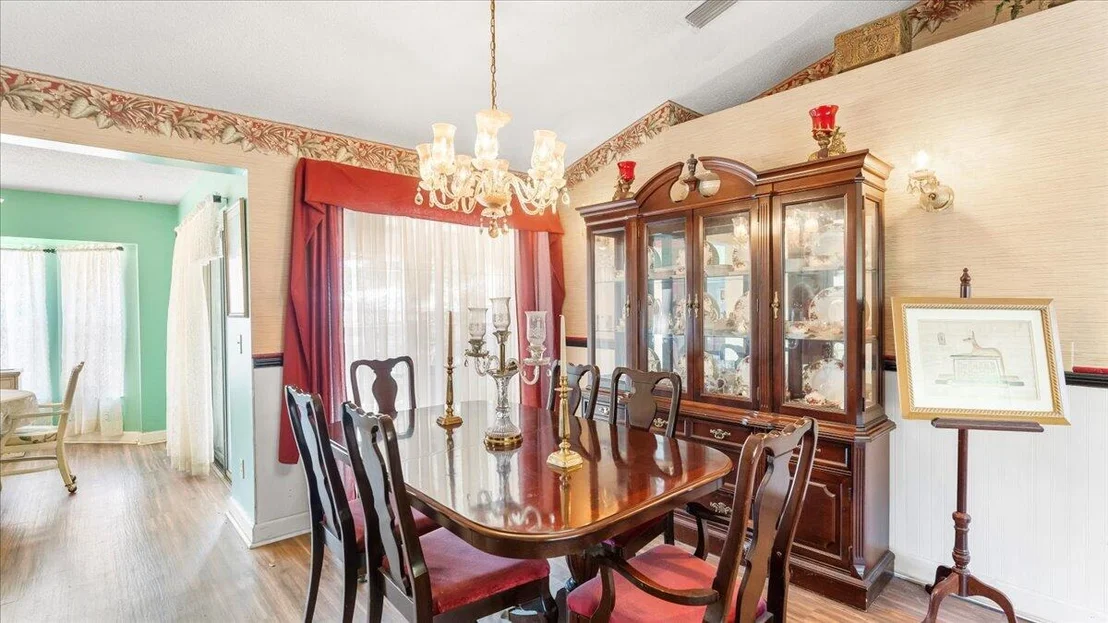 Photo of 5565 Brandon Street