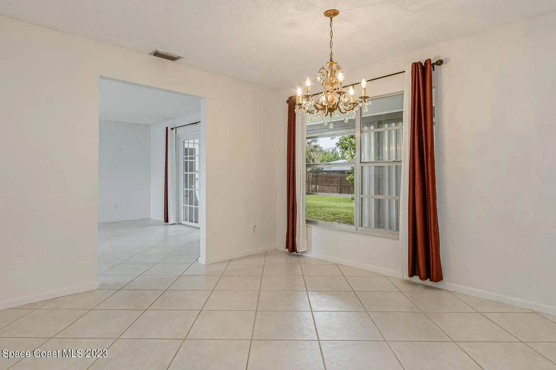 Photo of 536 Solitaire Palm Drive