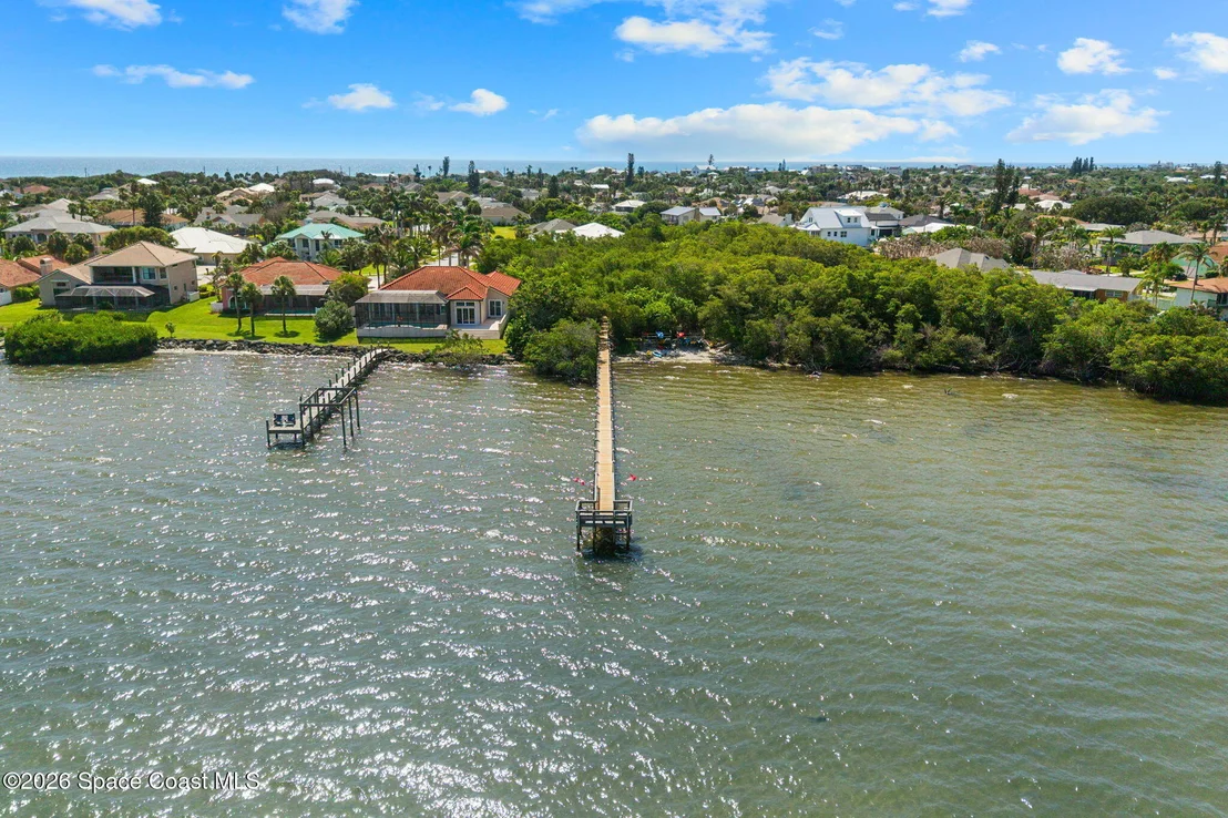 Photo of 327 Island Drive