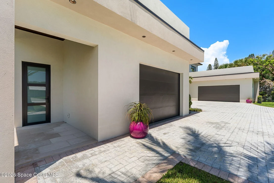 Photo of 7866 Casuarina Drive