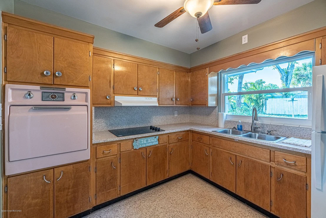 Photo of 1184 E Sun Circle