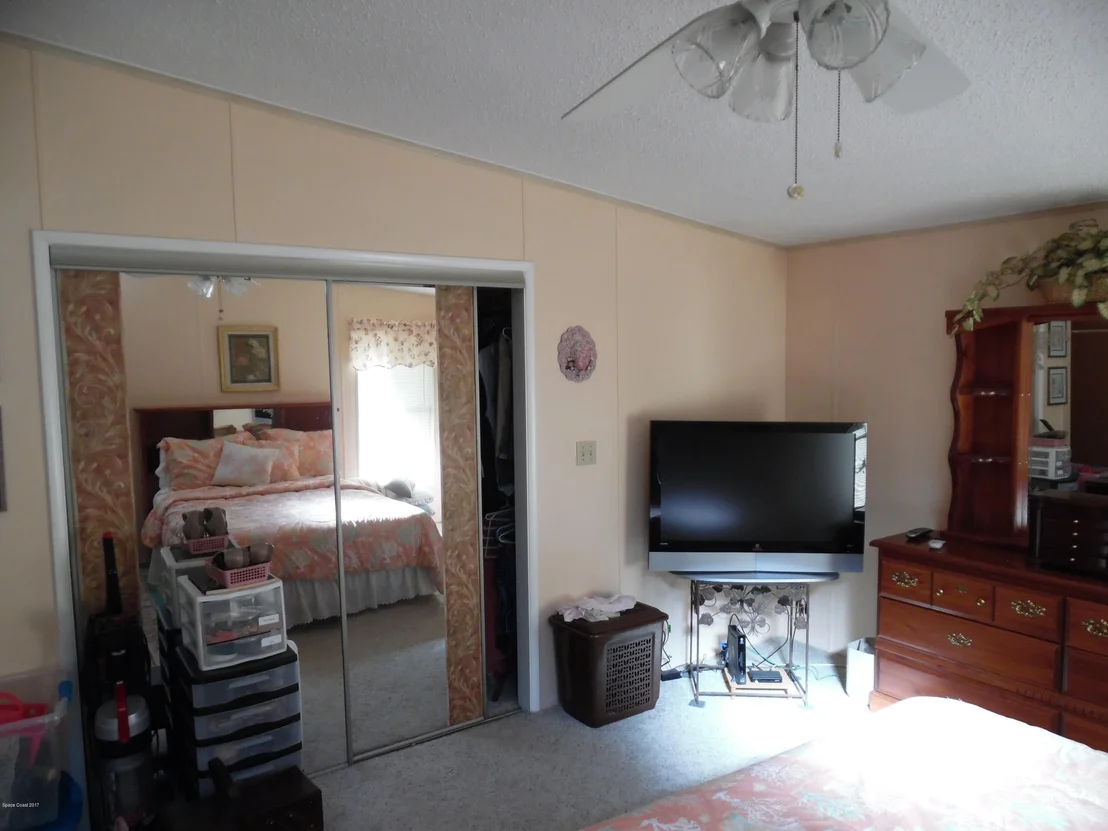 Photo of 5635 Algonquin Place