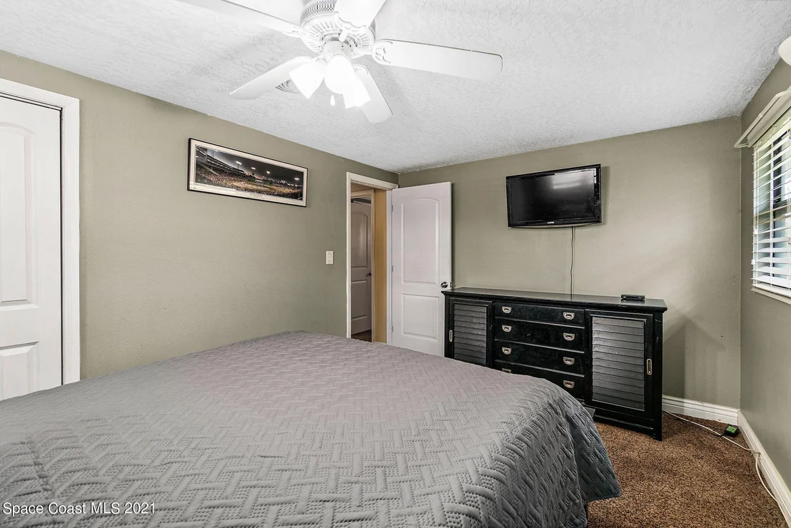 Photo of 1046 Pinetree Drive