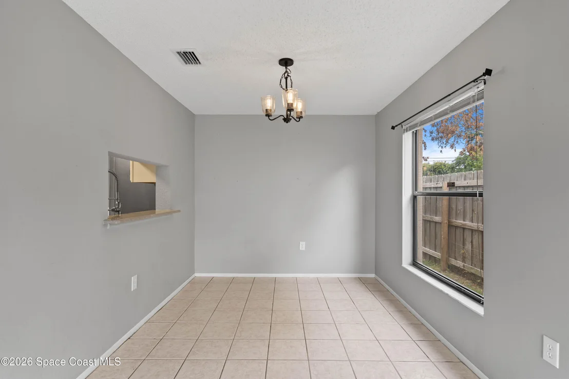 Photo of 1624 Clover Circle