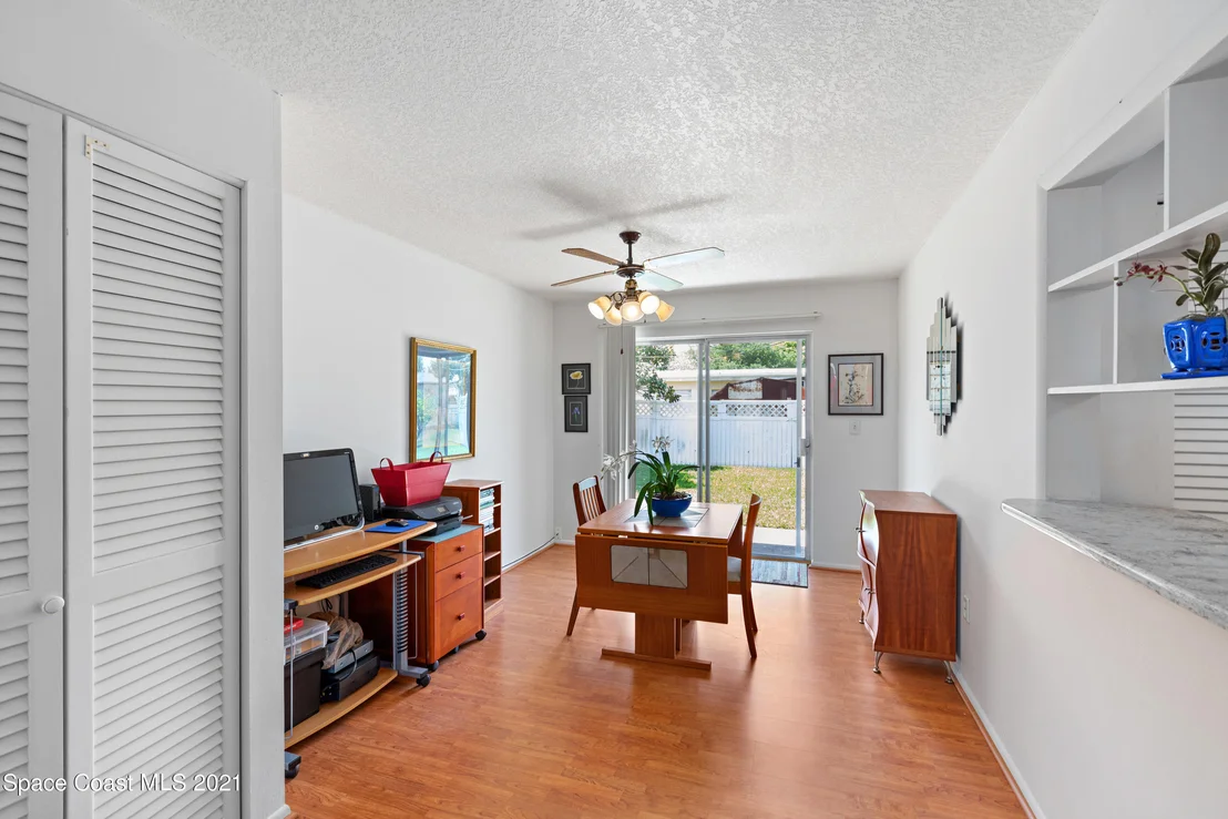 Photo of 584 Westminster Avenue