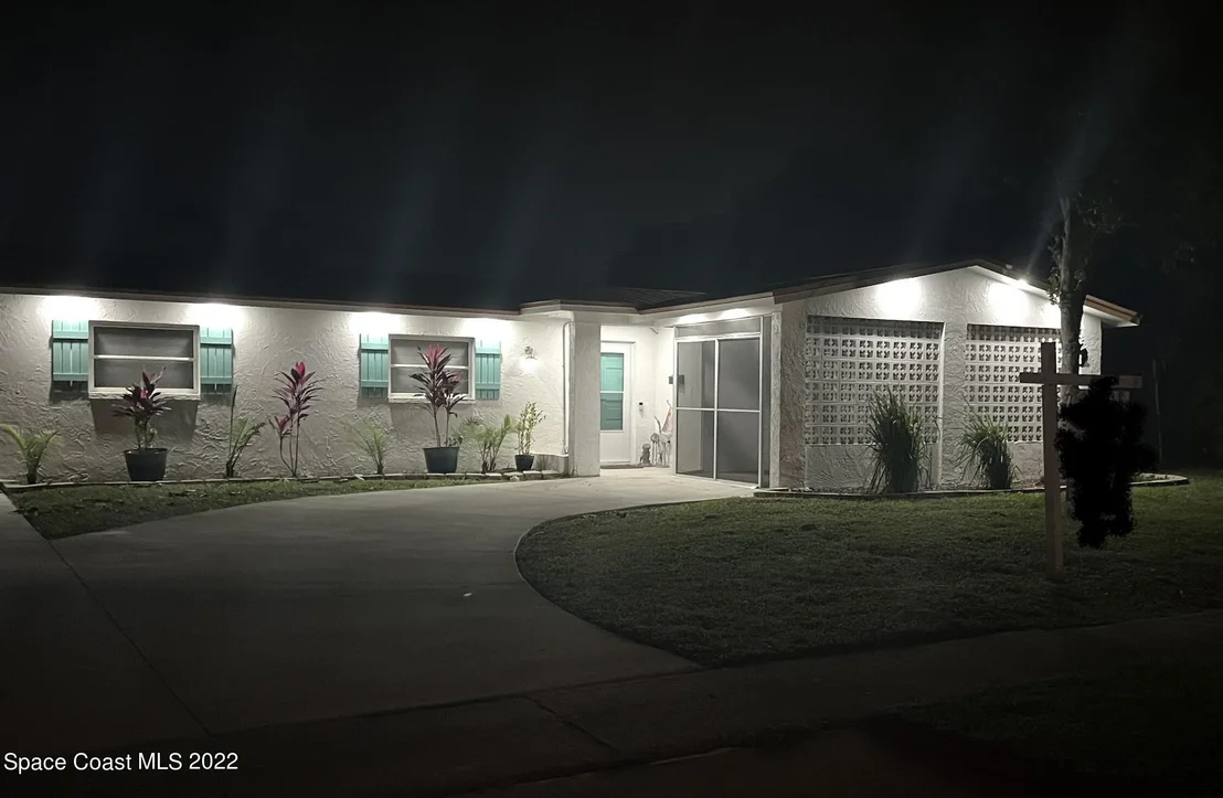 Photo of 2277 Lakeview Drive