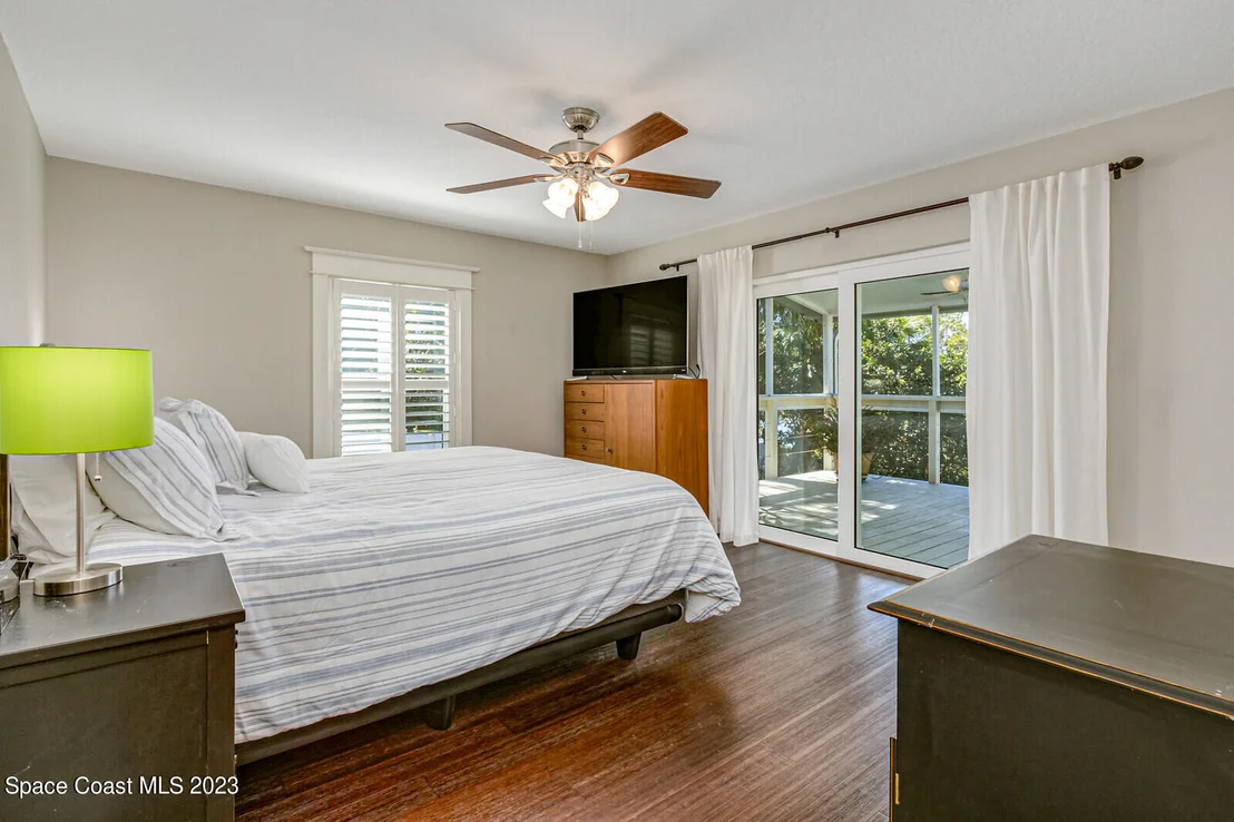 Photo of 844 W Whitmire Drive