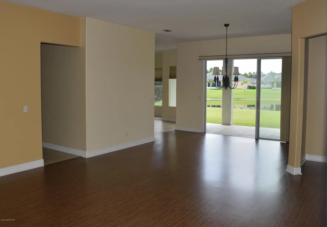 Photo of 131 Ridgemont Circle SE