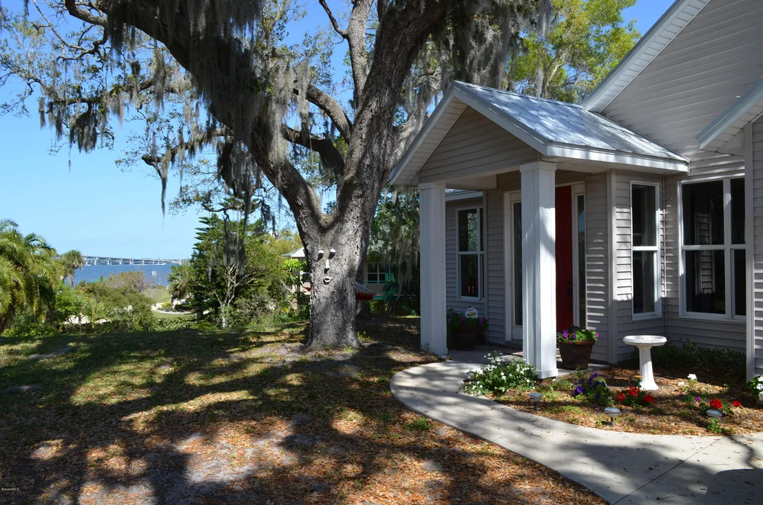 Photo of 951 Thomas Barbour Drive