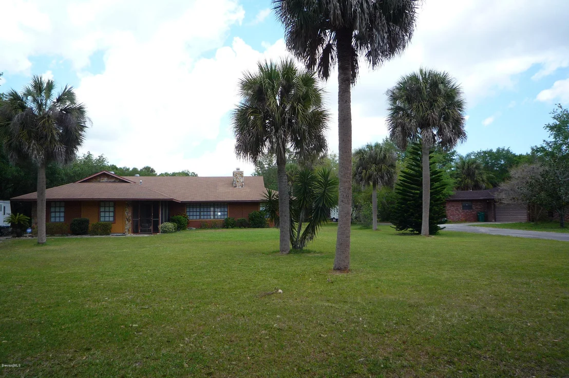 Photo of 3330 Aurora Road
