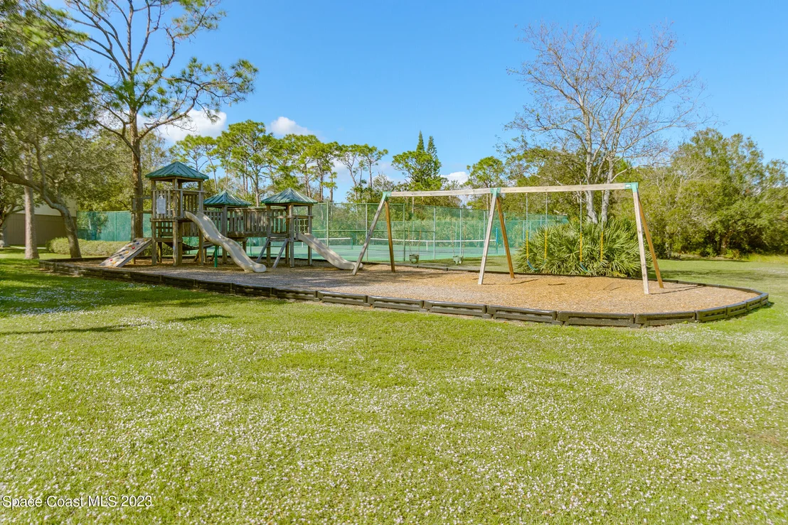 Photo of 4363 Long Lake Road