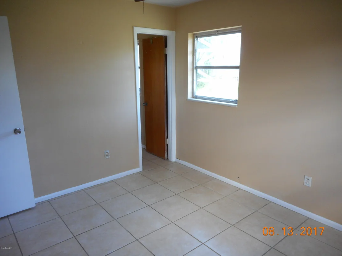 Photo of 1101 Cable Lane NE