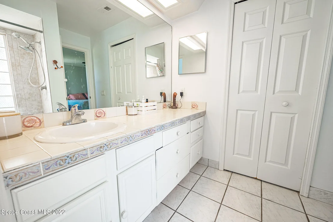 Photo of 2755 School Drive NE