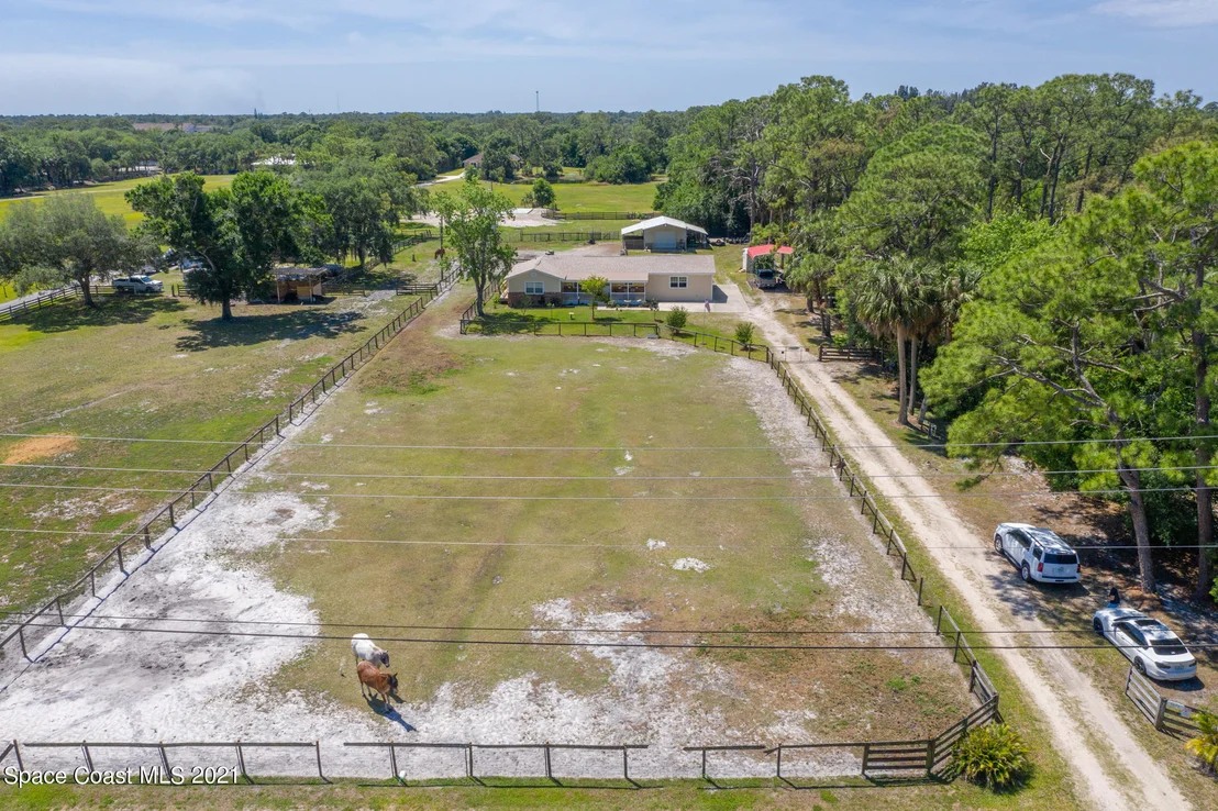 Photo of 3635 Hield Road