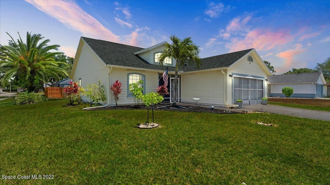 Photo of 100 Oak Lake Road