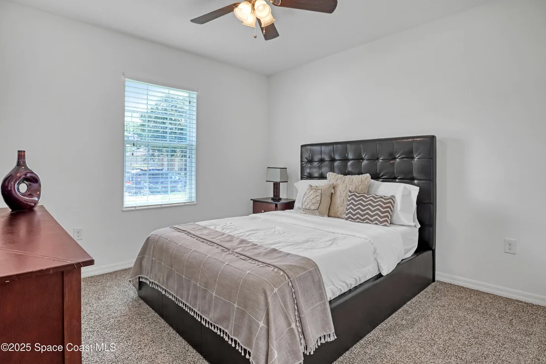 Photo of 1121 Morgan Circle NE