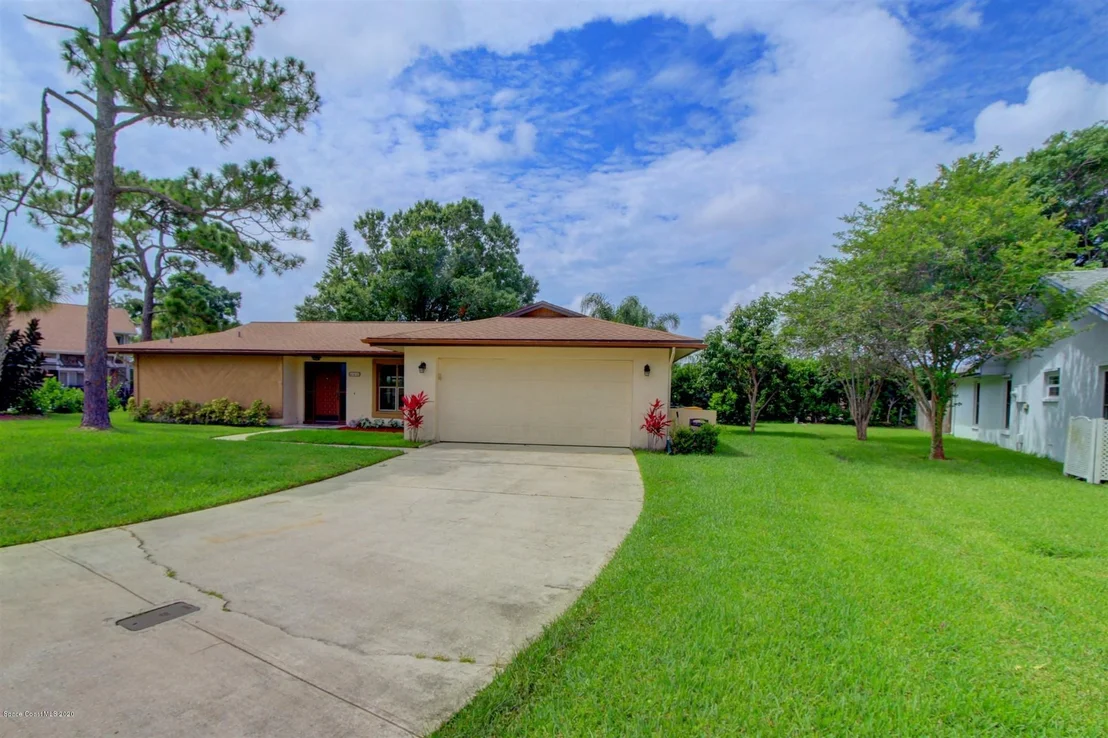 Photo of 881 Sunnybrook Lane
