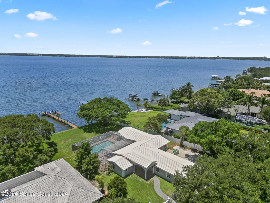 Photo of 206 Riverside Drive