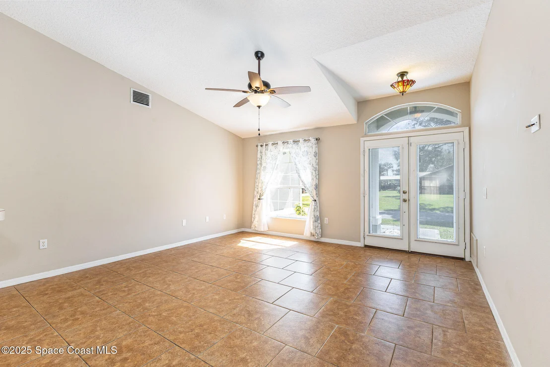 Photo of 6480 Annapolis Street