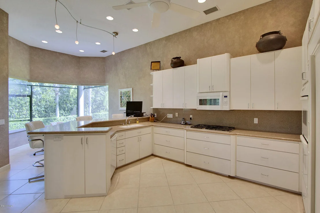 Photo of 8210 Compton Way