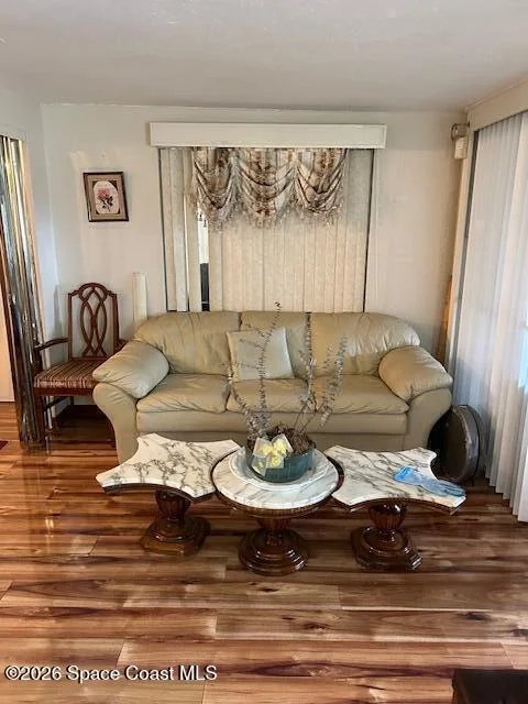 Photo of 1190 Riviera Drive NE
