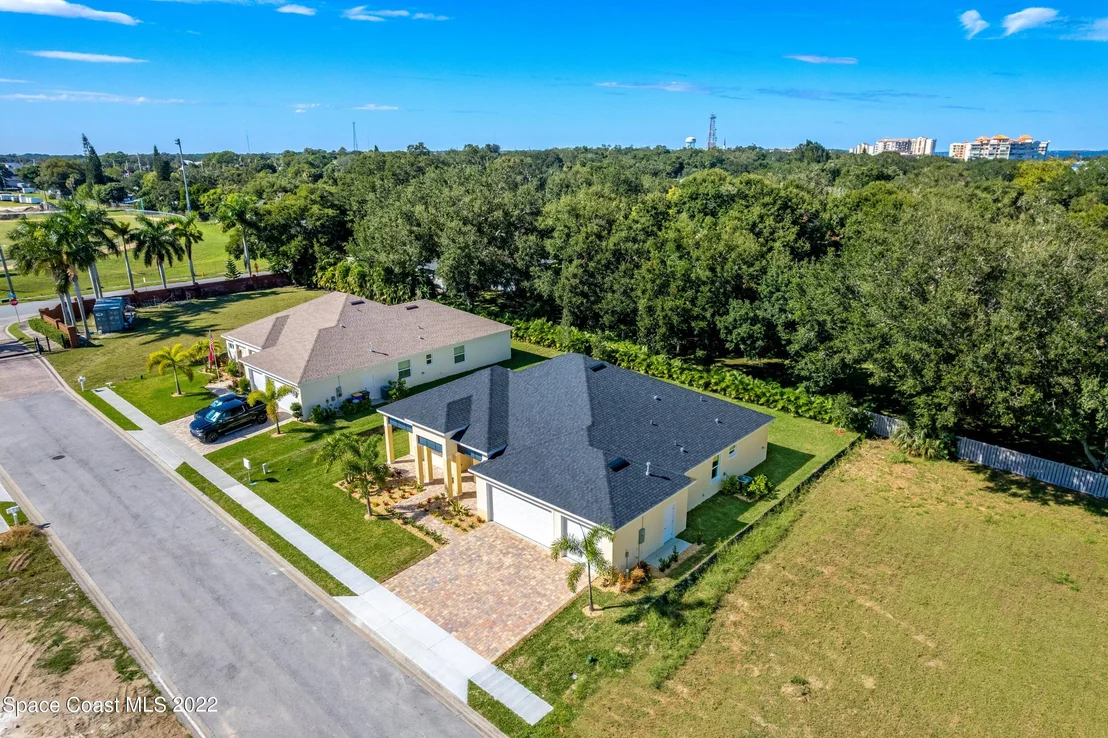 Photo of 40 Loch Ness Drive