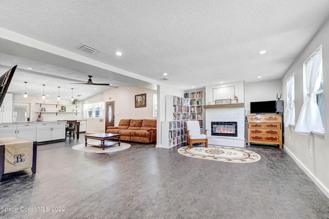 Photo of 1005 George Avenue