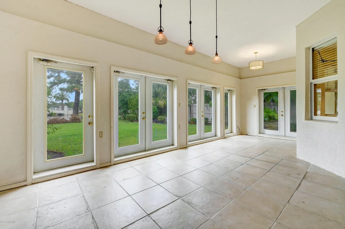 Photo of 876 Suntree Woods Drive