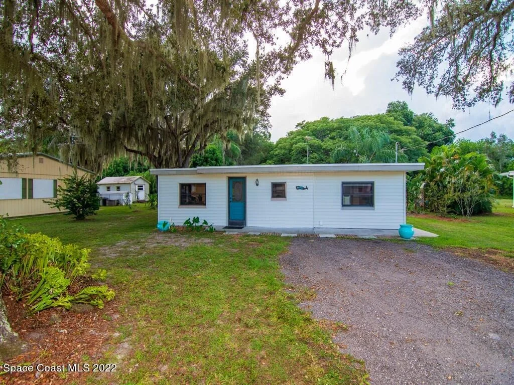 Photo of 9850 River Drive
