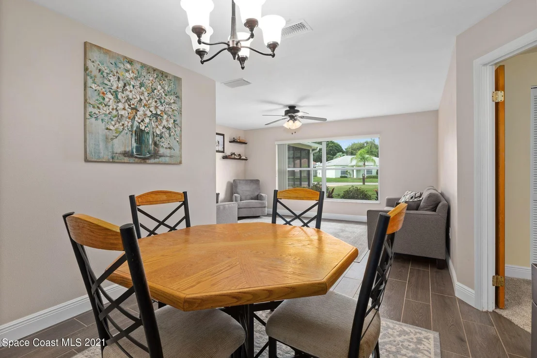 Photo of 2412 Devonswood Road