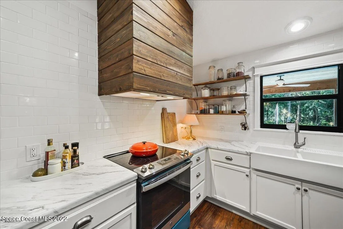 Photo of 3385 Grant Road
